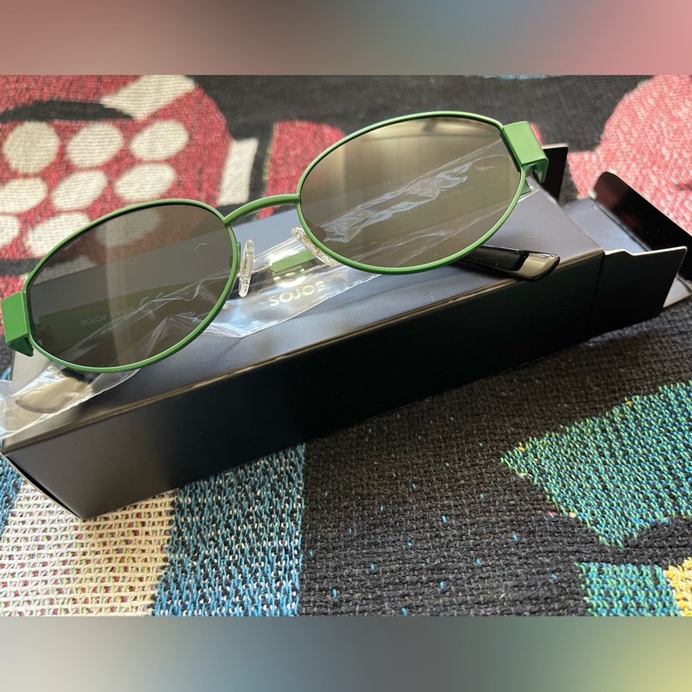 Sojos Retro Oval Green Gray Lens